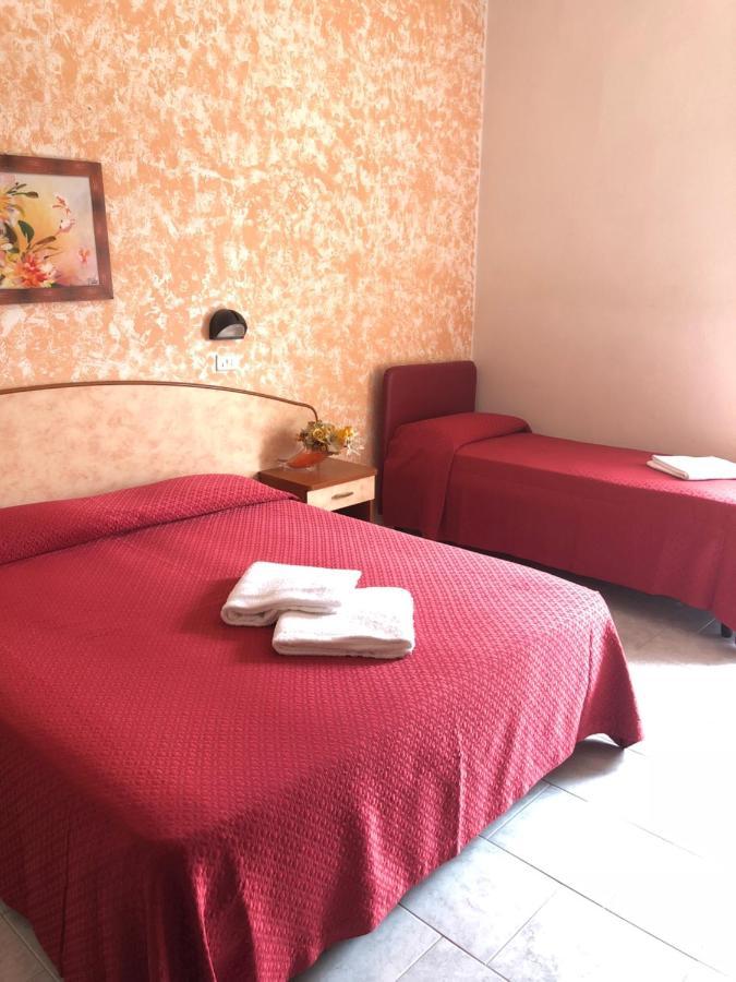 Hotel Serenella Vintage ริมินี ภายนอก รูปภาพ